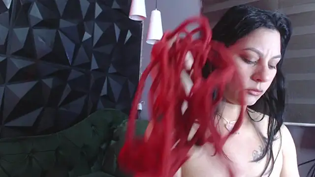 helenasaenz online show from December 1, 2025, 12:32 pm