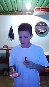 Snapshot of elinnki chatting on April 8, 2026, 7:58 pm elinnki online show from April 8, 2026, 7:58 pm