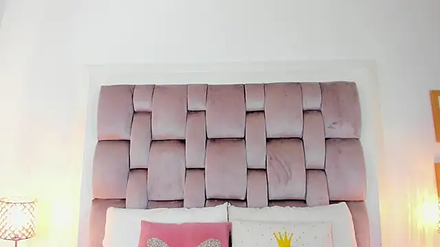 HarleyQueen666 online show from November 14, 2025, 11:20 am