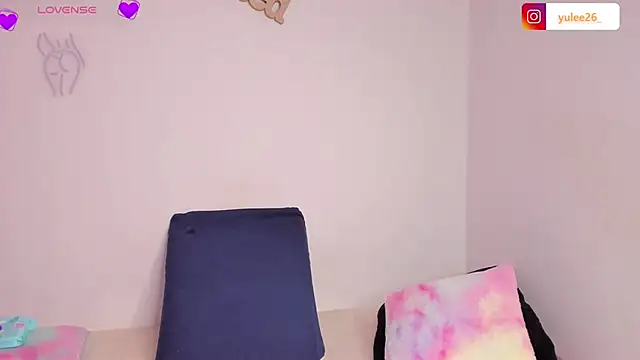 Brandy brown  online show from November 11, 2025, 11:27 pm