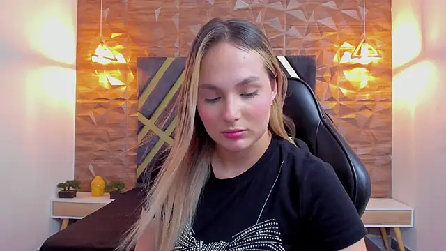 Emmaa white  online show from March 16, 2026, 5:17 pm