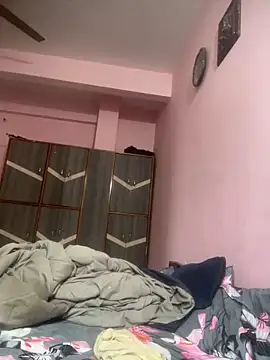 Snapshot of mona_15 chatting on November 12, 2025, 10:37 am mona 15 online show from November 12, 2025, 10:37 am