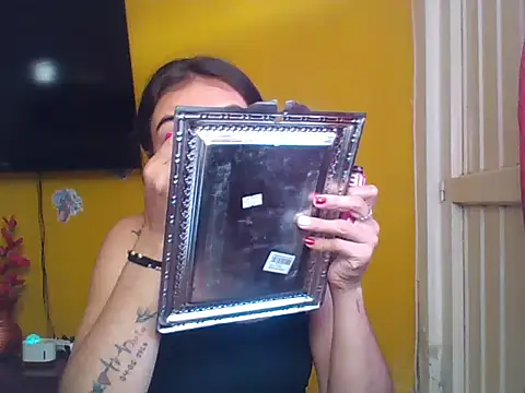 EmmaSplycer02 online show from April 16, 2026, 9:39 pm