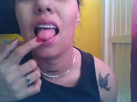 EmmaSplycer02 online show from April 21, 2026, 6:12 pm