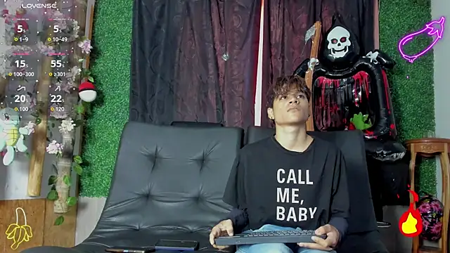 spicy adonhis online show from October 30, 2025, 12:06 pm