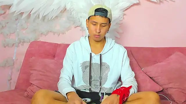 spicy adonhis online show from November 21, 2025, 1:10 pm