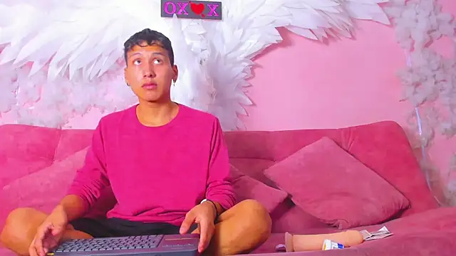 spicy adonhis online show from December 3, 2025, 12:58 pm