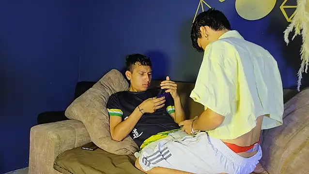 spicy adonhis online show from April 25, 2026, 1:41 pm