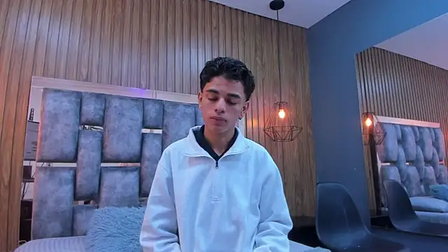 owen  johnson online show from December 14, 2025, 11:48 am