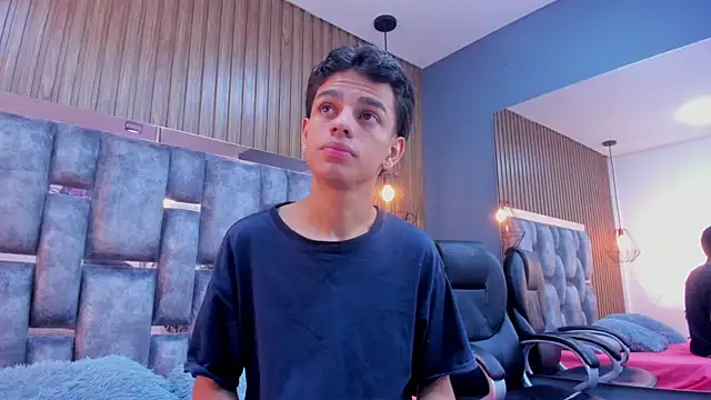 owen  johnson online show from April 19, 2026, 11:53 am