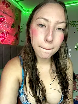 Snapshot of Tiara_19 chatting on September 12, 2025, 8:09 pm Tiara 19 online show from September 12, 2025, 8:09 pm