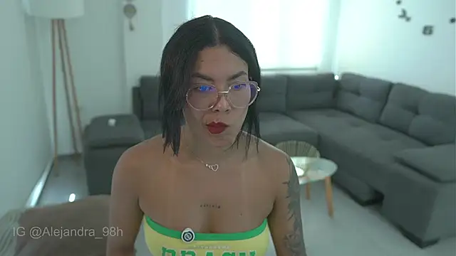 kyria 1 online show from October 5, 2025, 8:18 pm