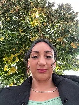 Ninabigtitied online show from October 8, 2025, 3:53 pm