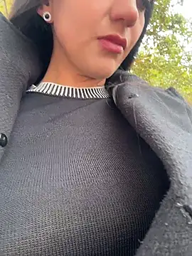 Ninabigtitied online show from October 24, 2025, 10:55 am