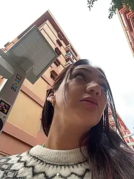 Ninabigtitied online show from December 20, 2025, 2:35 pm