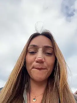 Ninabigtitied online show from April 19, 2026, 8:55 pm