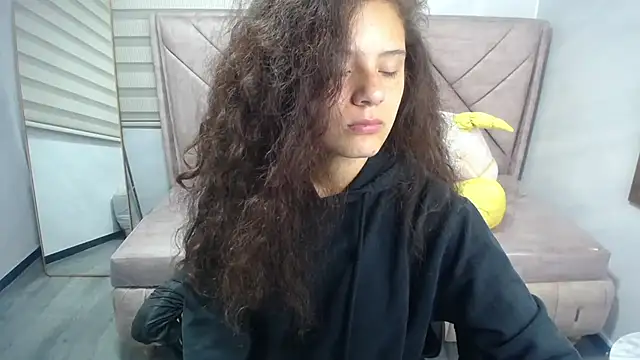 Velvet Moon V online show from September 24, 2025, 1:14 pm