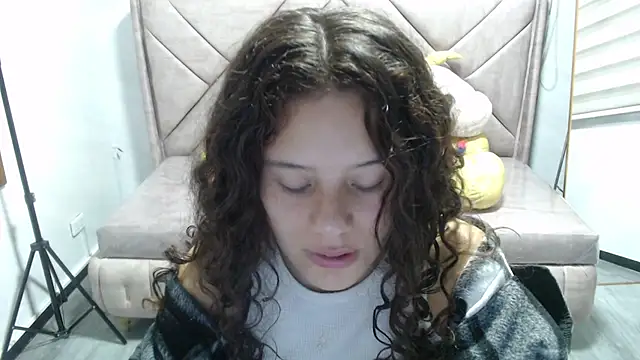 Velvet Moon V online show from November 13, 2025, 1:10 pm