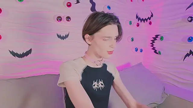 madi snow online show from October 29, 2025, 5:20 am