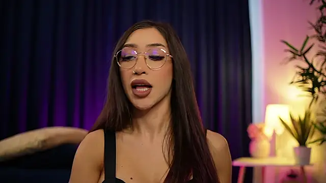  ChloeLee  online show from September 15, 2025, 6:35 am