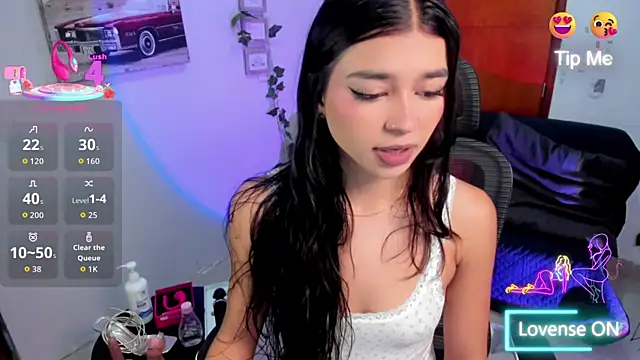 Elsa Pataky online show from November 18, 2025, 2:21 pm