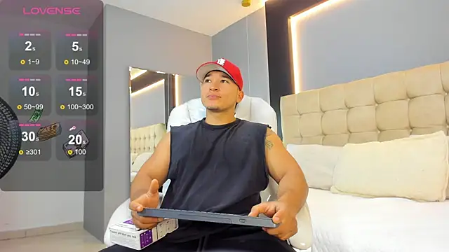 Horny nick18 online show from February 5, 2026, 2:33 pm