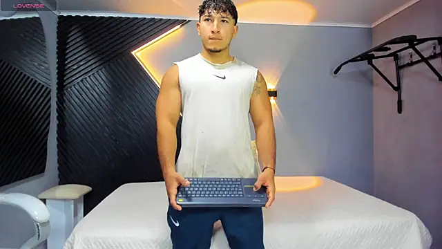 Horny nick18 online show from April 21, 2026, 11:27 am