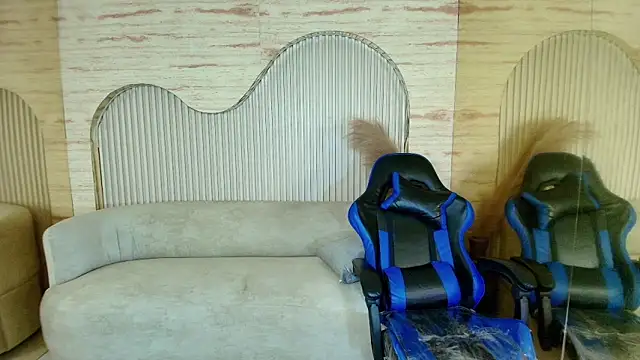 valentina r  online show from October 24, 2025, 3:25 am