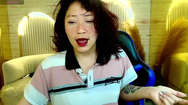 valentina r  online show from February 20, 2026, 3:36 am