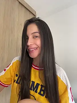 karinasantos  online show from July 5, 2026, 8:49 pm