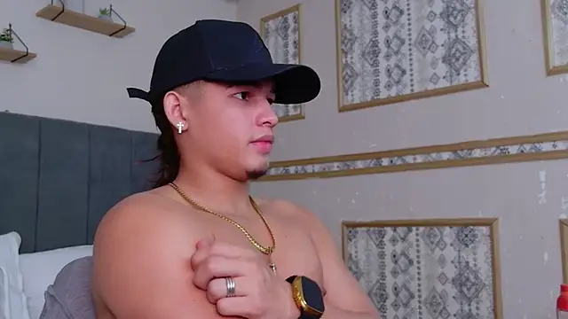 Riky Strong online show from November 5, 2025, 3:28 am