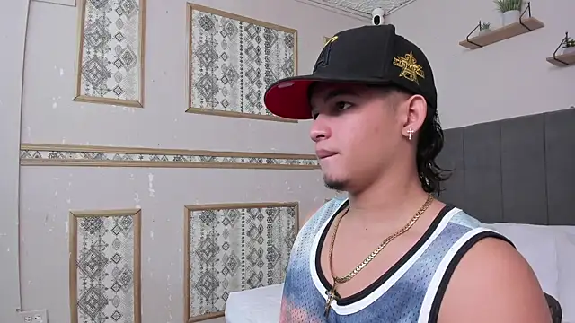 Riky Strong online show from December 2, 2025, 4:07 am