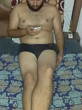 amitsharma7868 online show from June 3, 2026, 4:23 pm