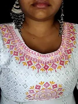 monika 555 online show from November 7, 2025, 10:37 am