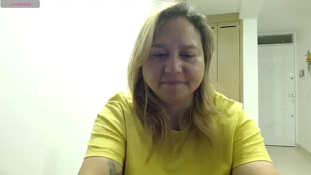 Snapshot of haashkyo chatting on June 1, 2026, 3:52 am haashkyo online show from June 1, 2026, 3:52 am