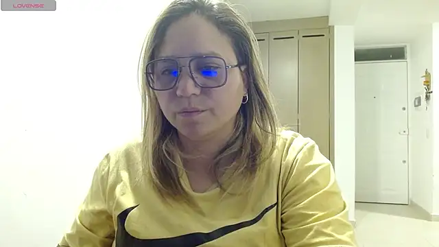 Snapshot of haashkyo chatting on June 4, 2026, 3:01 am haashkyo online show from June 4, 2026, 3:01 am