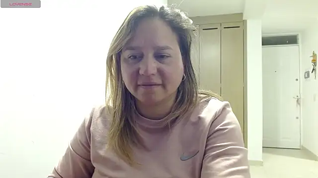 Snapshot of haashkyo chatting on June 5, 2026, 5:25 am haashkyo online show from June 5, 2026, 5:25 am
