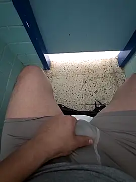 Renatox69 online show from April 18, 2026, 11:16 pm