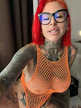 Snapshot of CatCoxx chatting on July 1, 2026, 5:31 am CatCoxx online show from July 1, 2026, 5:31 am
