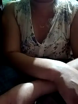 babyjunee12 online show from May 15, 2026, 3:41 pm