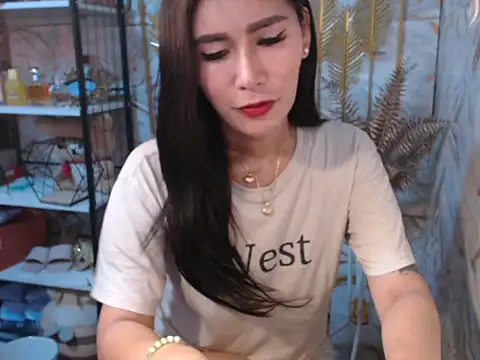 Snapshot of tshot_izzy_88 chatting on May 27, 2026, 12:51 am tshot izzy 88 online show from May 27, 2026, 12:51 am