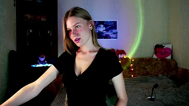 Snapshot of Luntryy chatting on November 6, 2025, 10:38 am Luntryy online show from November 6, 2025, 10:38 am