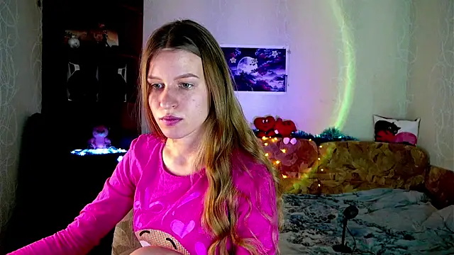 Snapshot of Luntryy chatting on December 23, 2025, 7:28 am Luntryy online show from December 23, 2025, 7:28 am