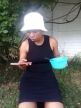 HoneyDripz 94 online show from October 3, 2025, 2:58 pm