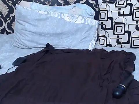 HoneyDripz 94 online show from October 13, 2025, 8:53 pm