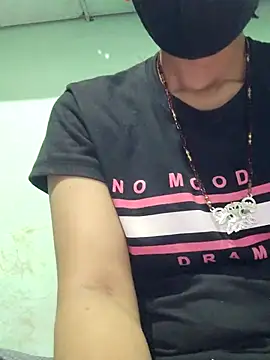 poojam93 online show from September 22, 2025, 1:35 pm