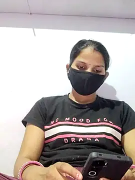 poojam93 online show from October 6, 2025, 2:58 pm