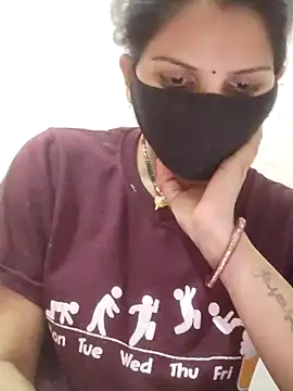 Snapshot of poojam93 chatting on February 14, 2026, 2:14 pm poojam93 online show from February 14, 2026, 2:14 pm