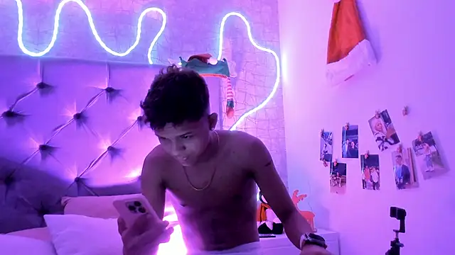 Lucien Gray  online show from December 5, 2025, 6:55 am