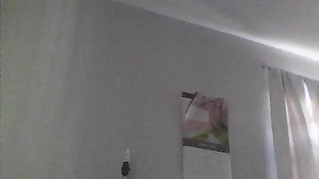 sarahkat86 online show from April 14, 2026, 9:54 pm